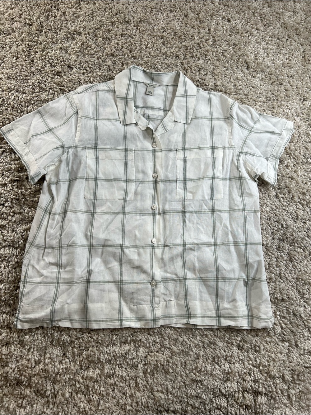 L.L. Bean Men's Cream Short-Sleeve Button-Down with Green linen Windowpane